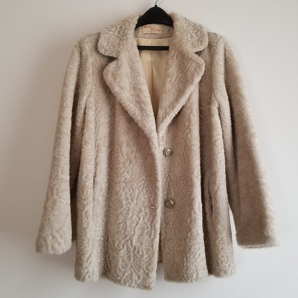 🌺Vintage faux-fur coat🌺